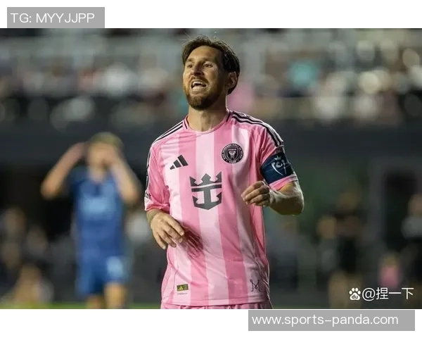 足球传奇与当代球星风采：从贝利到梅西的辉煌征程解析